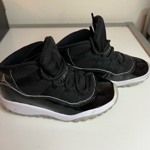 Jordan 11 Retro Jubilee size 9C toddler - Picture 2 of 5